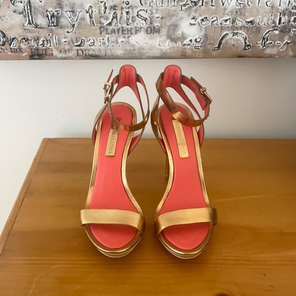 BCBG rose gold 3 inch heels - Picture 2 of 3